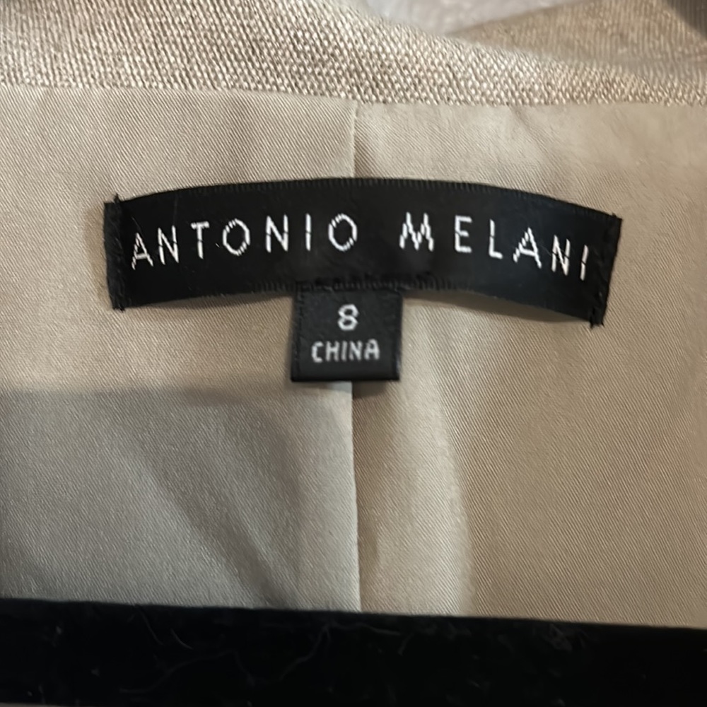 Antonio Melani Fitted Blazer Single Breasted Peak Notch collar. Size 8 - Picture 2 of 4